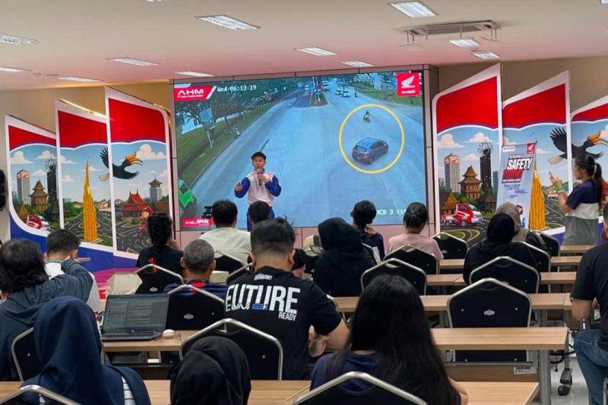 Astra Motor Kalbar Gelar Refreshment Safety Riding untuk Jaringan Honda, Perkuat Kampanye #Cari_aman