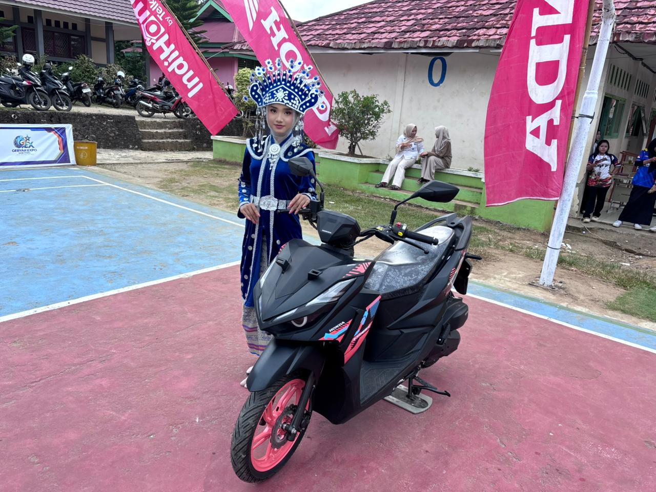 Honda Vario 125 Jadi Daya Tarik Utama di Event HOLAHOOP SMKN 3 Seluma, Pelajar Antusias Lihat Langsung