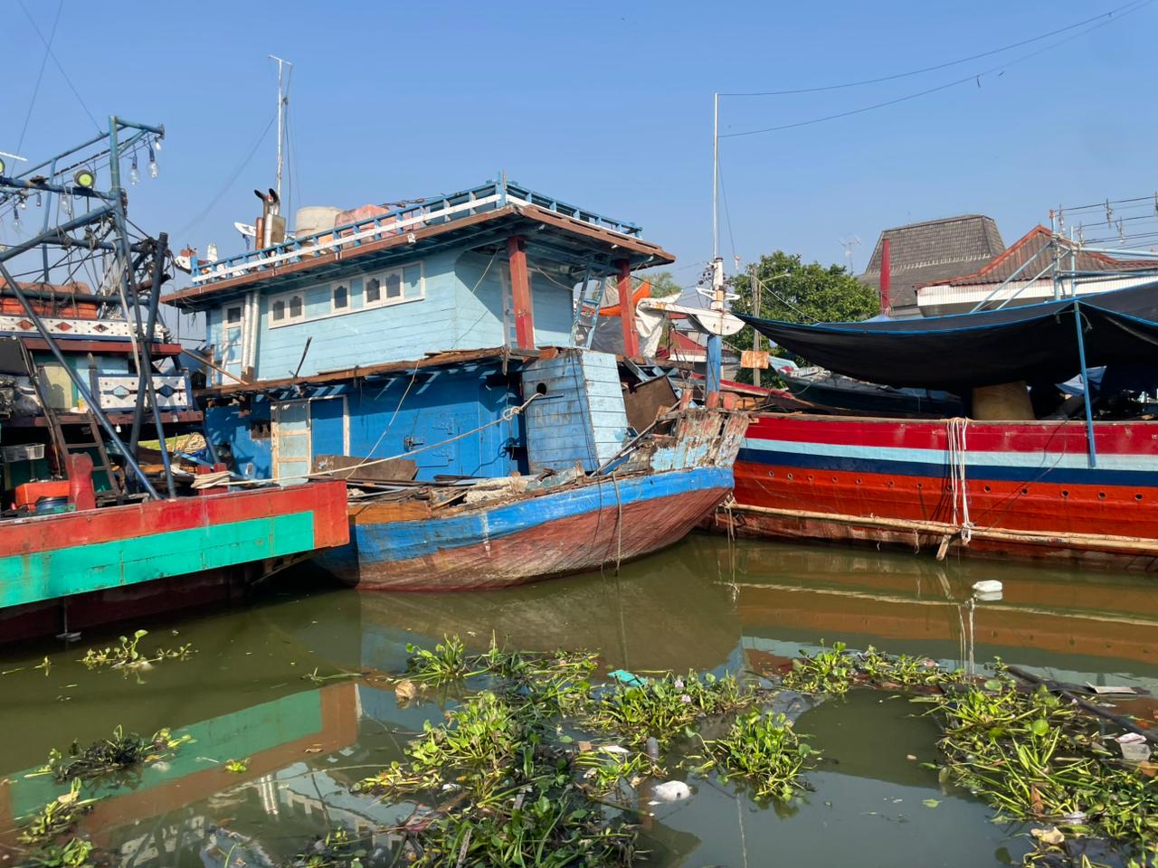 Alur Sungai Silugonggo Juwana Dipenuhi 26 Kapal Mangkrak, Tim Gabungan Turun Tangan Lakukan Pendataan
