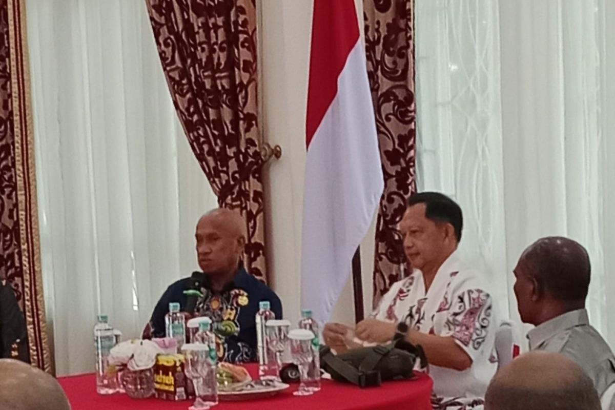 Mendagri Tito Karnavian Kunjungi Biak Numfor, Tatap Muka dengan ASN dan Tinjau Objek Wisata Bahari