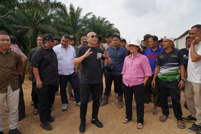 DPRD Bangka Belitung Turun ke Lapangan, Akses Jalan Warga Desa Nangka yang Tertutup Perusahaan Sawit Kembali Dibuka