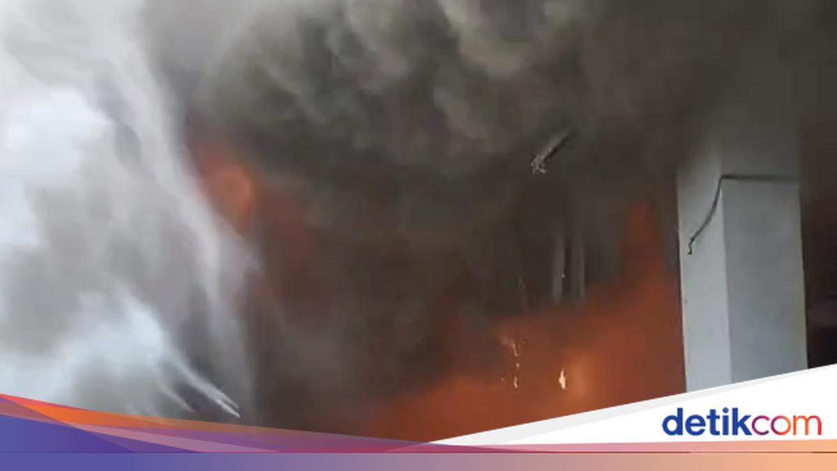 Kebakaran RSUD Syekh Yusuf Gowa Padam, Seluruh Pasien Berhasil Dievakuasi ke Lokasi Aman