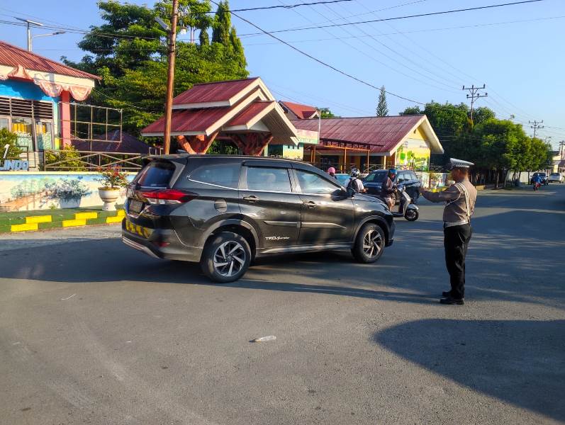 14 Personel Satlantas Tojo Una-Una Diterjunkan saat Strong Point Pagi, Tegur Pengendara di 5 Titik Rawan Macet