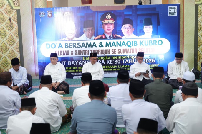 Kapolda Sumsel Sandi Nugrogo Hadiri Manaqib Qubro Bersama Ribuan Ulama dan Santri di Palembang, Perkuat Sinergi Jelang Hari Bhayangkara ke-80