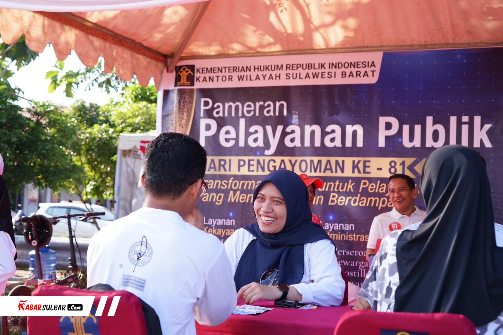 Kemenkum Sulbar Gelar Pameran Pelayanan Publik di Arteri Mamuju, Warga Bisa Konsultasi Merek hingga Apostille