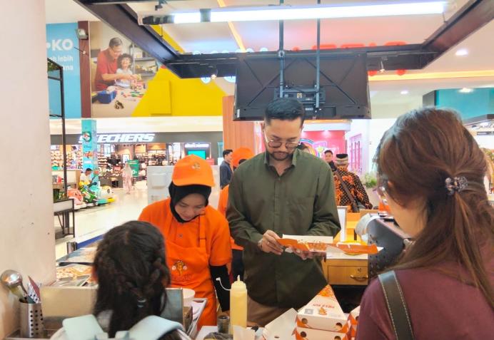 Pizza Kuy Buka Gerai Perdana di Bengkulu, Hadirkan Long Pizza dengan Harga Mulai Rp 20 Ribu di Bencoolen Mall
