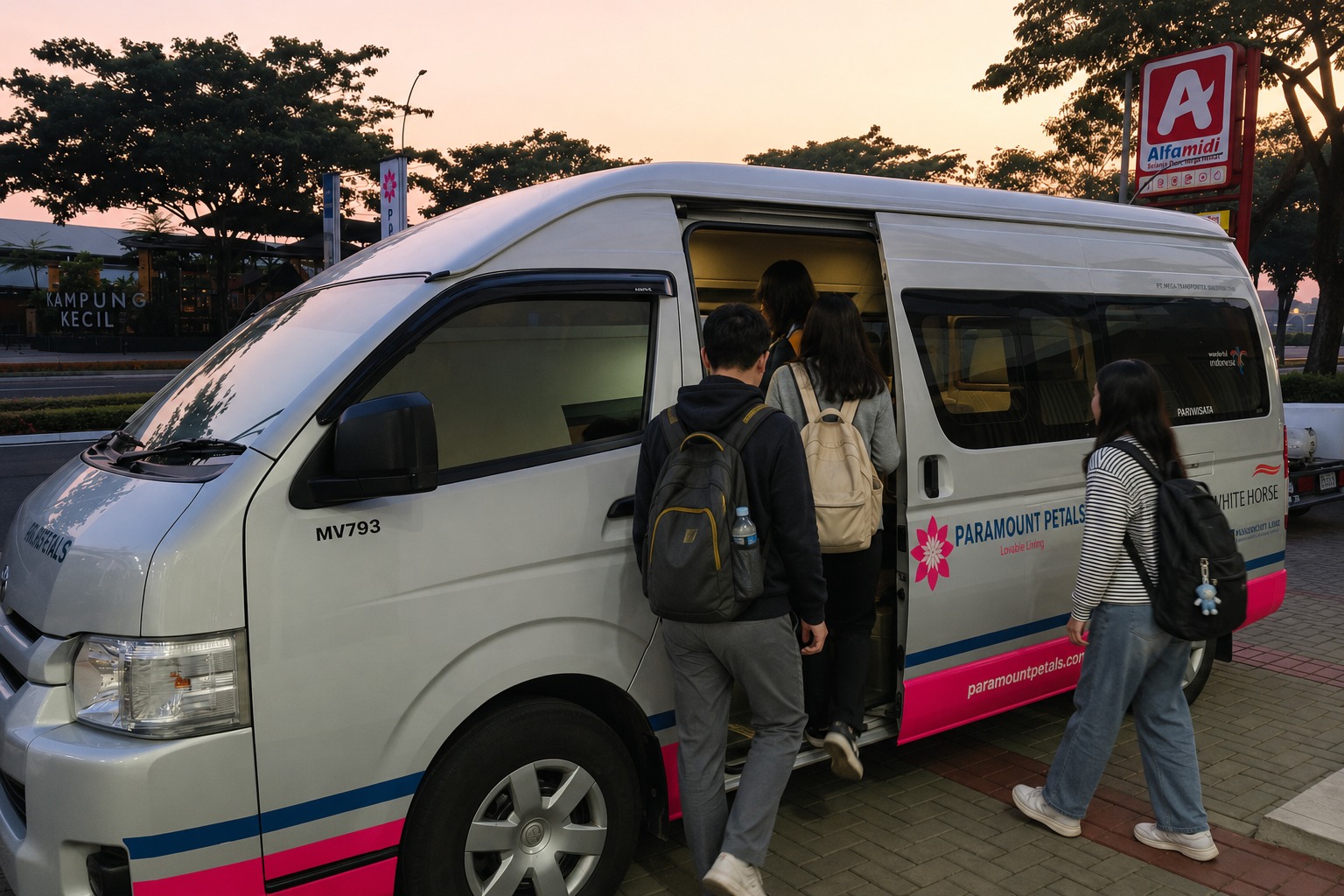 Shuttle Bus Paramount Petals ke Jakarta Resmi Beroperasi, Penghuni Grogol Capai 45 Menit Lewat Tol