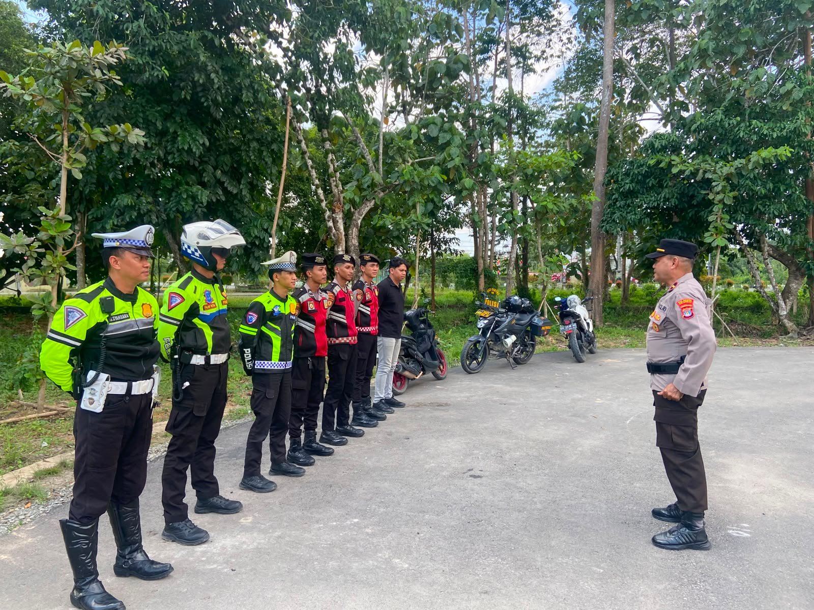 Polresta Bulungan Kerahkan 10 Personel Amankan Silaturahmi Komunitas Motor dan Deklarasi Penolakan LGBT di Tanjung Selor