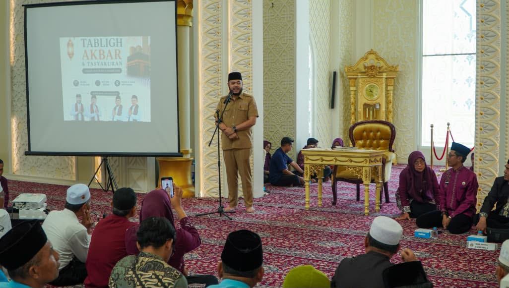Wali Kota Padang Fadly Amran Dorong 1.084 Alumni Haji Aktif Bina Masjid dan Musala untuk Sukseskan Smart Surau