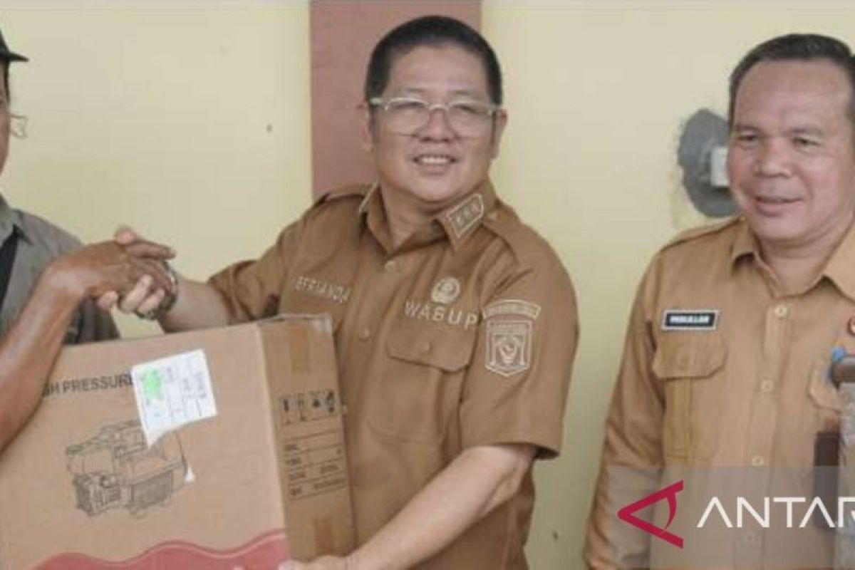 Pemkab Bangka Tengah Salurkan Peralatan Usaha ke 30 Keluarga Penerima Manfaat Lewat Program UEP, Dorong Kemandirian Ekonomi