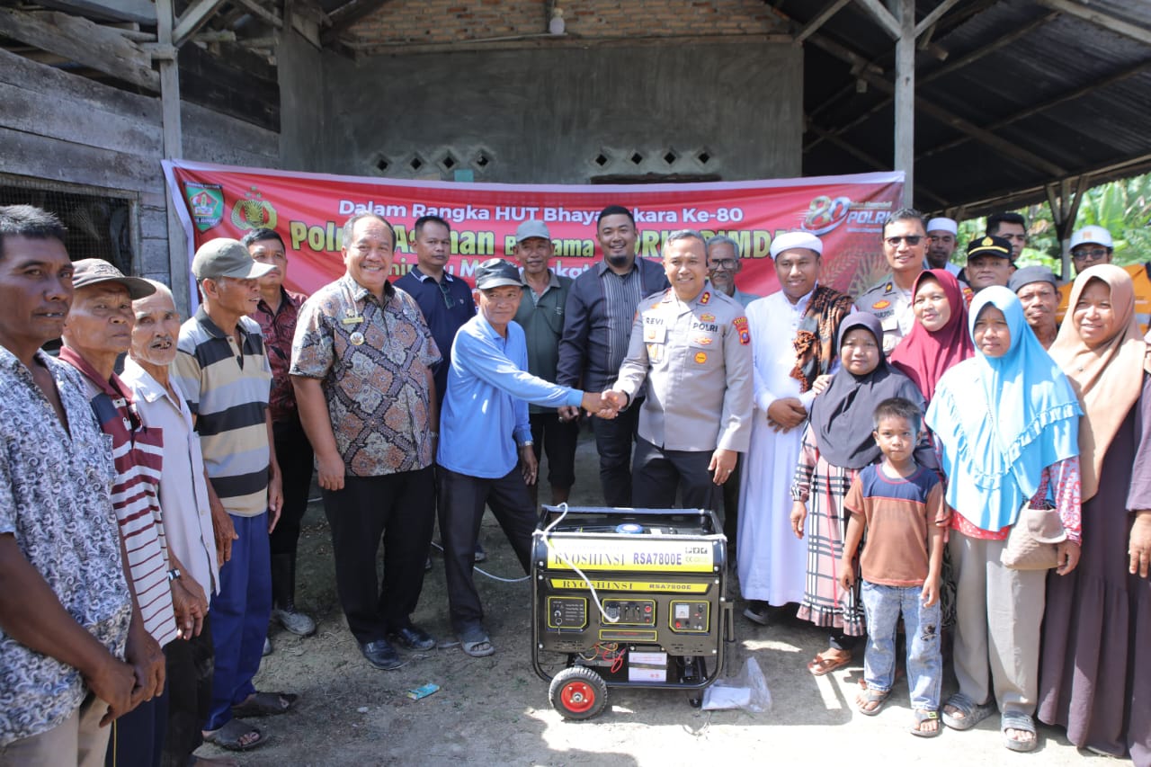 Bupati dan Kapolres Asahan Naik Motor ke Dusun Terisolir, Bawa Genset untuk 30 KK yang Belum Nikmati Listrik