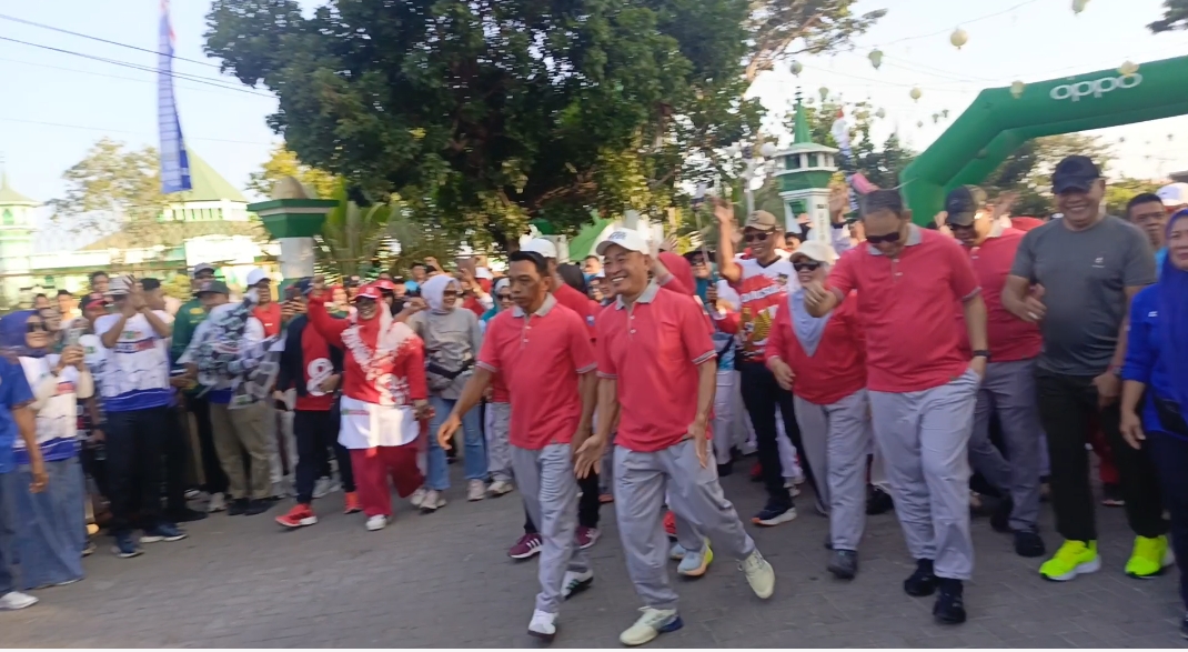 6.000 Warga Ramai-Ramai Ikut Gerak Jalan HUT RI ke-81 di Sidrap, Bupati: Bukan Soal Hadiah tapi Kebersamaan