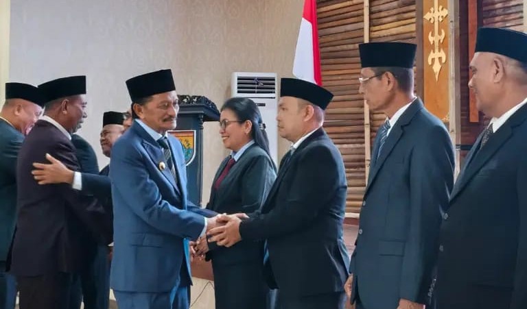 Bupati SBB Lantik Delapan Pejabat Tinggi Pratama, Tekankan Birokrasi Profesional untuk Wujudkan SBB Maju