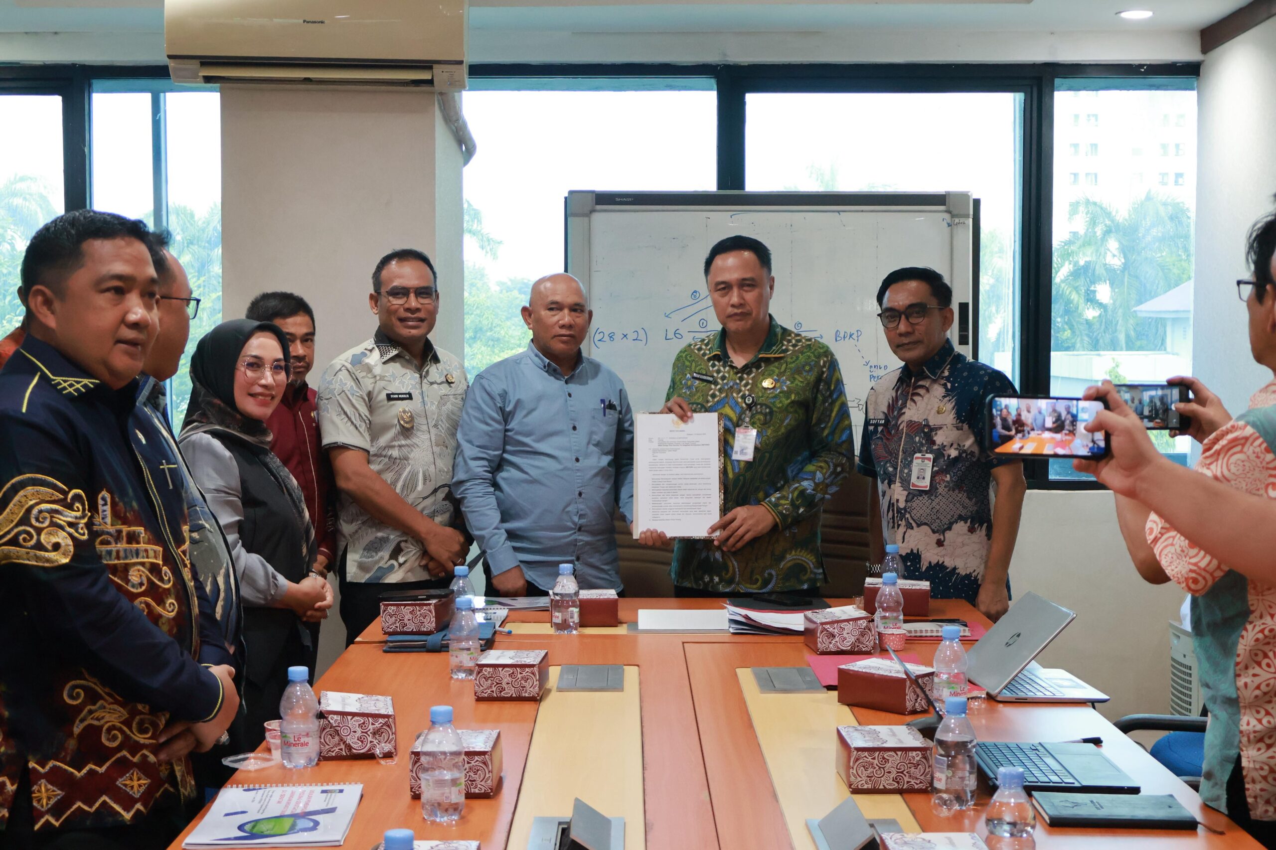 Bupati Kotabaru Audiensi ke Kemendagri, Usul Pembangunan Embung Seratak untuk Atasi Krisis Air saat Kemarau