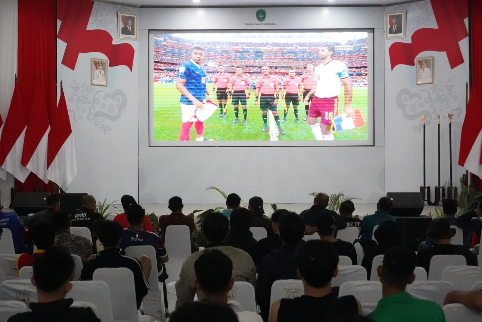 Nobar Spanyol vs Prancis di Gedung Merah Putih Bengkulu Diserbu Ribuan Warga, UMKM Kebagian Cuan