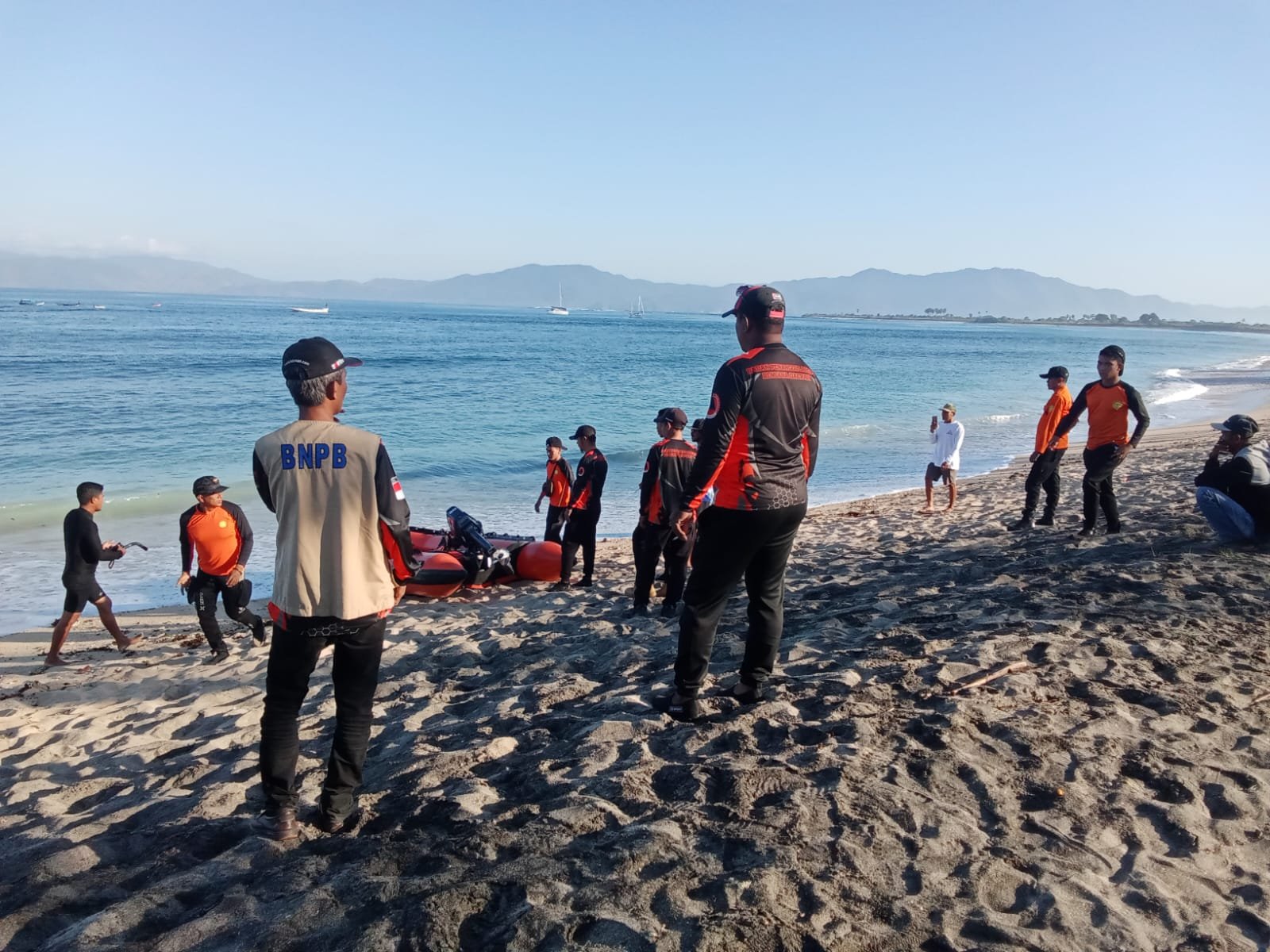 Pemuda Majalengka Terseret Ombak di Pantai Lakey Dompu, Tim SAR Gabungan Masih Cari Korban
