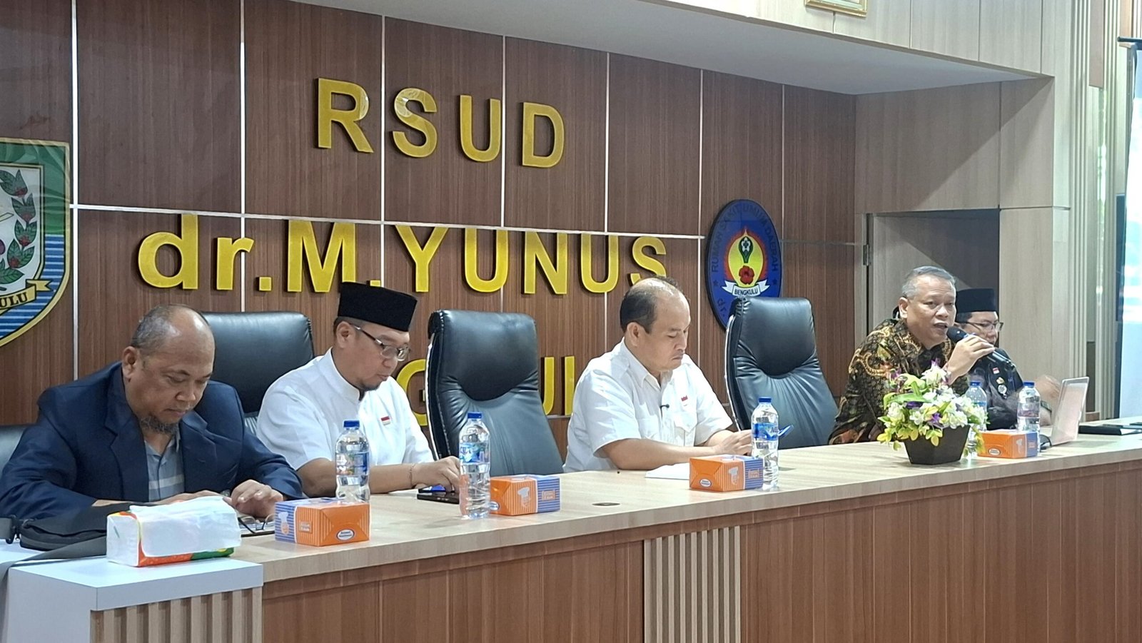 Sekda Bengkulu Pimpin Rapat Koordinasi Dewan Pengawas RSUD dr. M. Yunus, Targetkan Mutu Layanan Kesehatan Lebih Baik