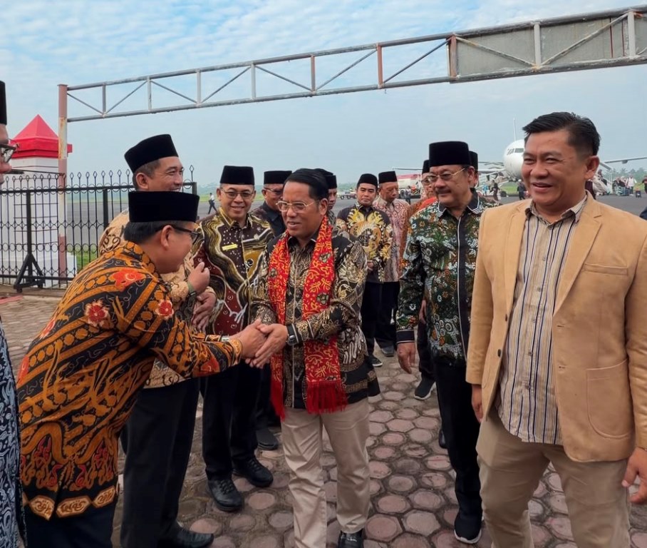 Sekjen Kemenag RI Tiba di Bengkulu, Jajaran Kemenag Rejang Lebong dan Se-Provinsi Gelar Penyambutan