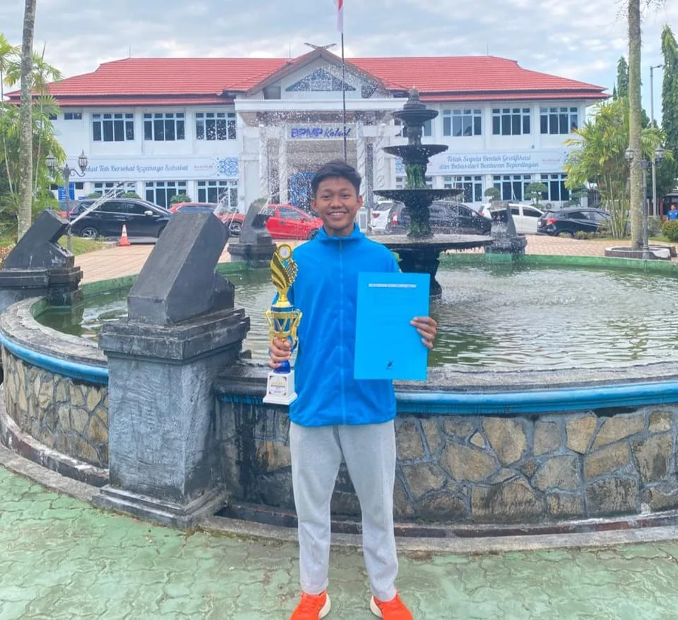 Muhammad Azka Faroji, Pelajar HST yang Baru 6 Bulan Latihan Atletik Langsung Juara O2SN Kalsel 2026
