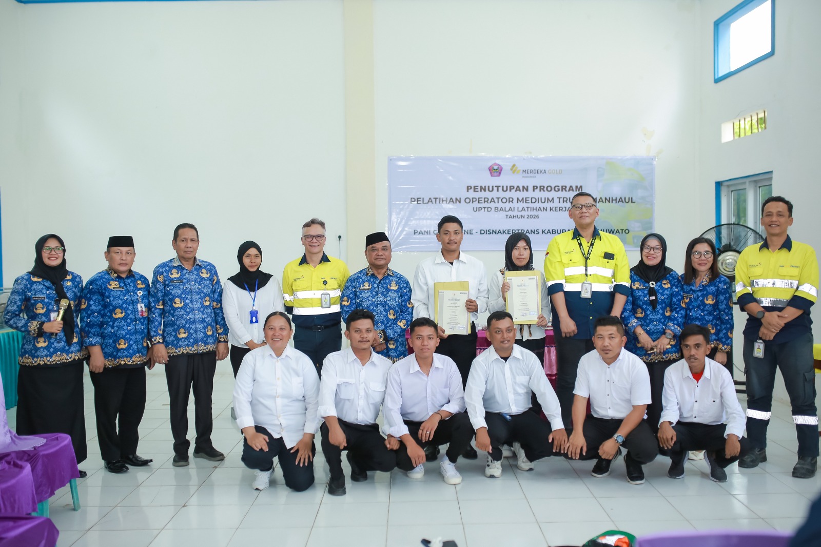 Kolaborasi BLK Pohuwato dan Pani Gold Mine Cetak 20 Operator Medium Truck Manhaul Siap Kerja, Pj Sekda Achmad Djuuna Tutup Pelatihan