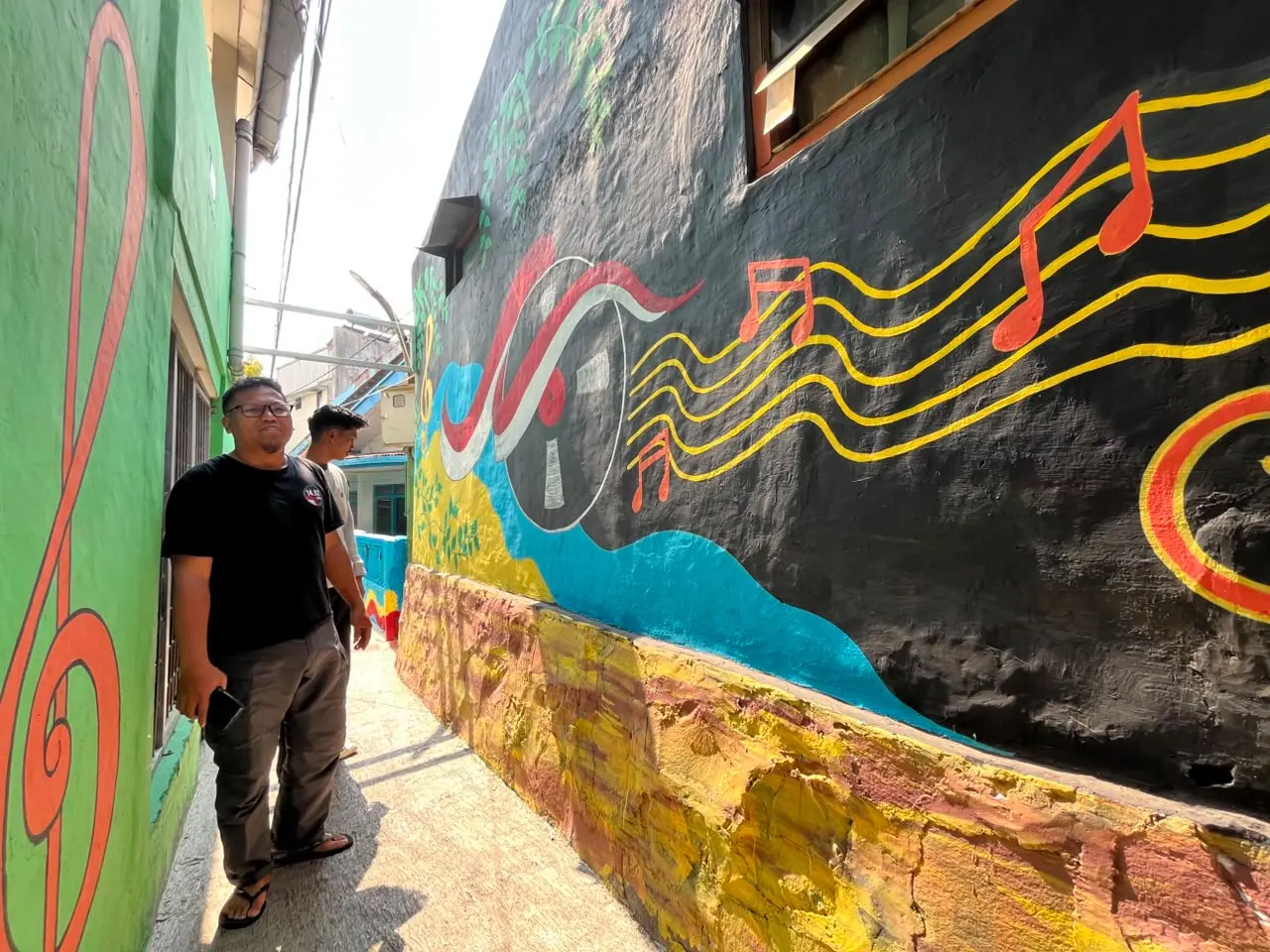 Warga Gang Stones Bandung Hias Mural Kemerdekaan, Tradisi Unik Perpaduan 17 Agustus dan The Rolling Stones