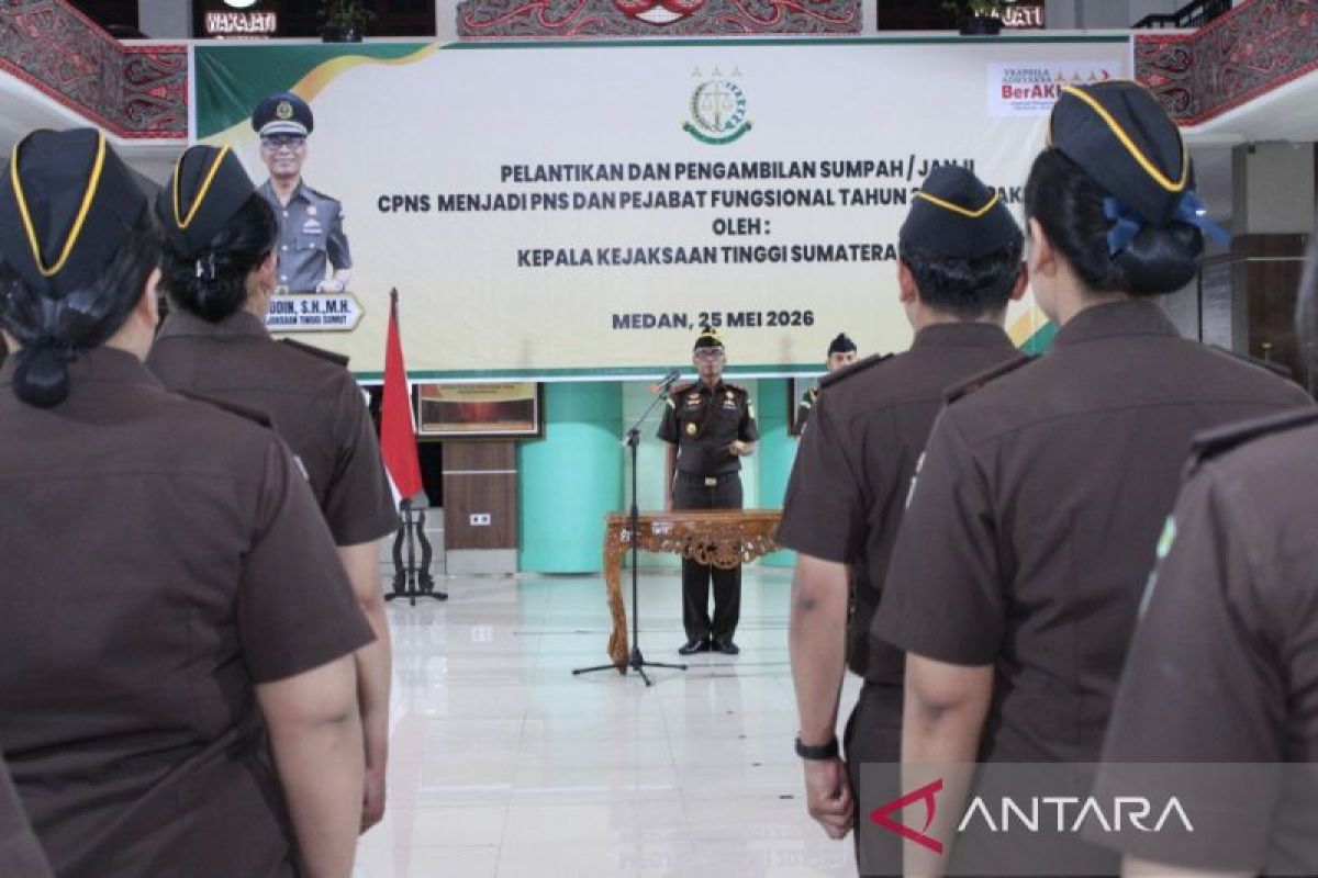 Kajati Sumut Lantik 39 PNS Kejaksaan Tahun Anggaran 2025, Ingatkan soal Integritas dan Tri Krama Adhyaksa