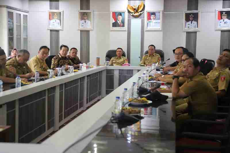 Pemkab Lampung Barat Resmi Terima Rencana Pengembangan Lumbok Seminung, Investor Siap Bangun Hotel hingga Pasar Tematik