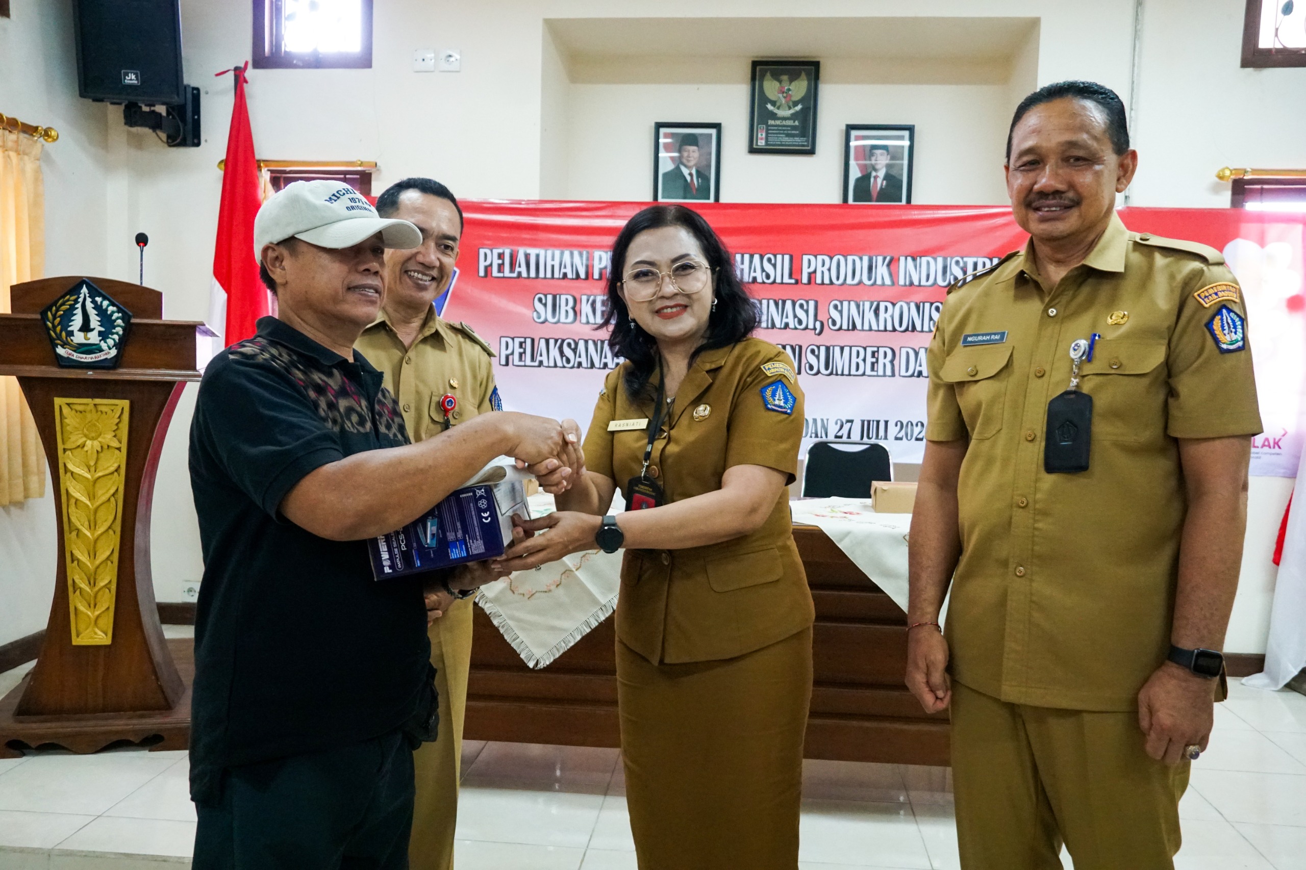 Ketua Dekranasda Badung Buka Pelatihan Kemasan Produk Pangan, 39 Pelaku IKM Sading Dapat Bantuan Alat