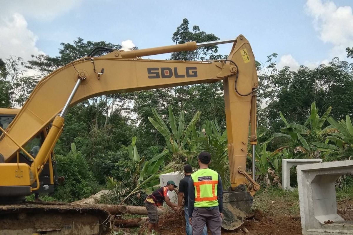 Respons Cepat Pemkab Dharmasraya Atasi Jalan Amblas di Kurnia Selatan, 10 Box Culvert Dipasang untuk Akses Warga