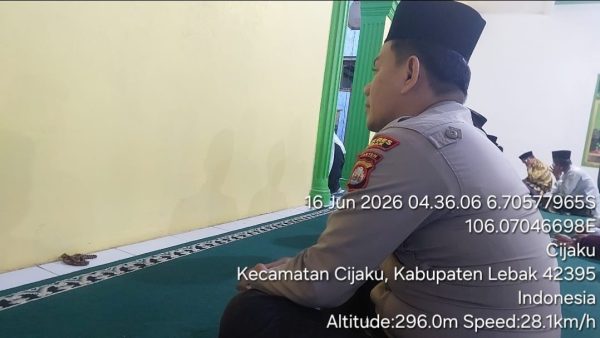 Polsek Cijaku Polres Lebak Gelar Salat Subuh Keliling di Dua Kecamatan, Perkuat Silaturahmi dengan Ulama