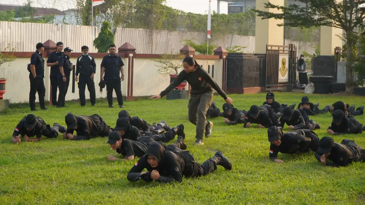11 Personel Brimob Polda Kalbar Latih Fisik dan Mental CPNS Ditjenpas di Pontianak, Digembleng Lewat Long March