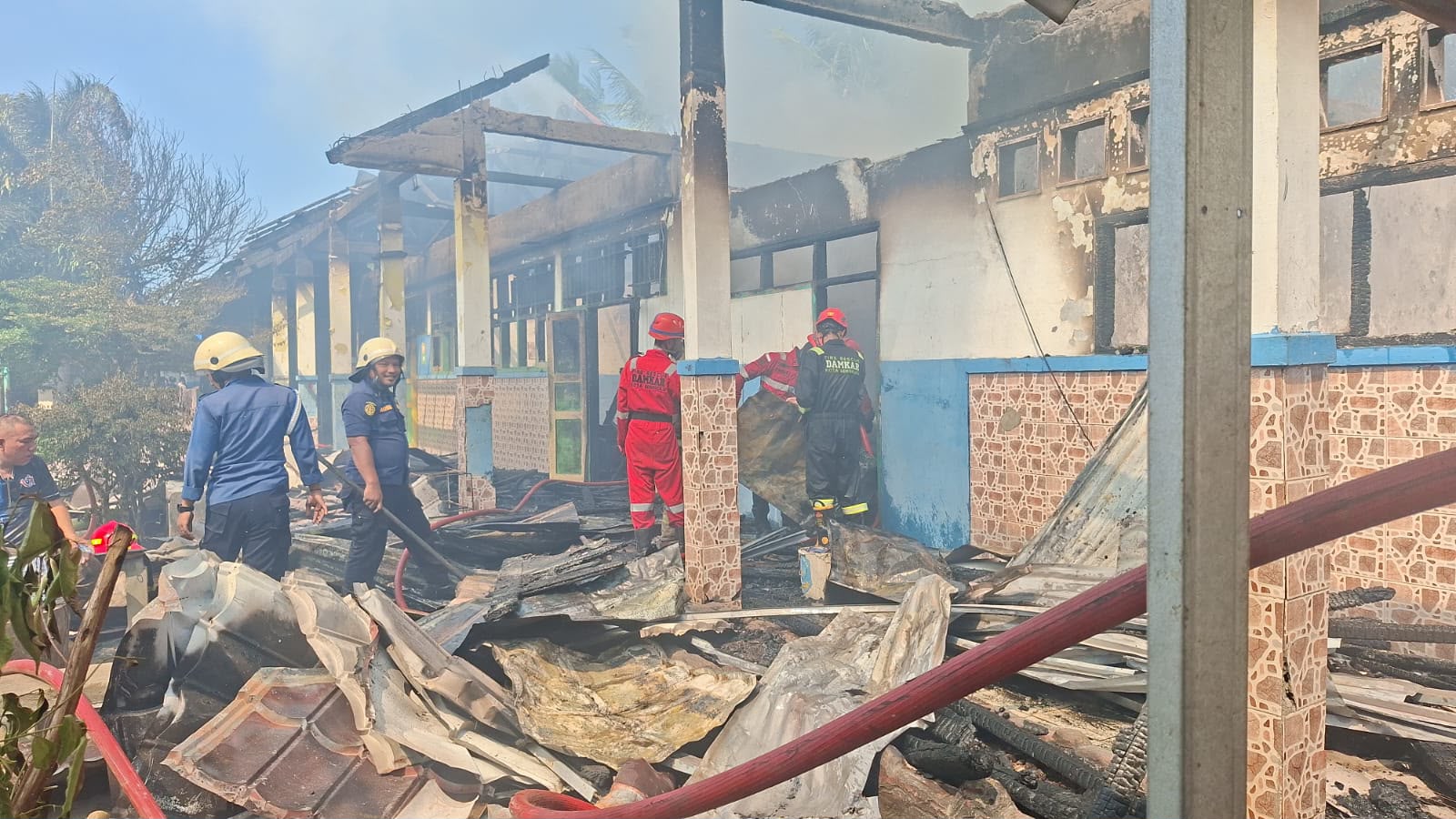 Kebakaran Ruang Belajar SMPN 19 Bengkulu Diduga dari Pembakaran Sampah, Damkar Minta Warga Hentikan Aktivitas Saat Angin Kencang