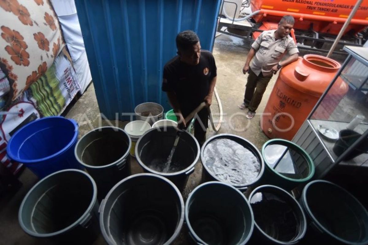 Kekeringan di Padang Makin Parah, BPBD dan Damkar Distribusikan 93.000 Liter Air Bersih Per Hari ke Warga Kuranji