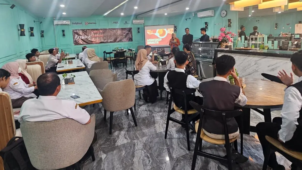 Penerbit Erlangga dan Kata&Rasa Gelar Barista Coaching Clinic untuk Siswa SMK Se-Solo Raya, Bekali Keterampilan Praktis Perhotelan