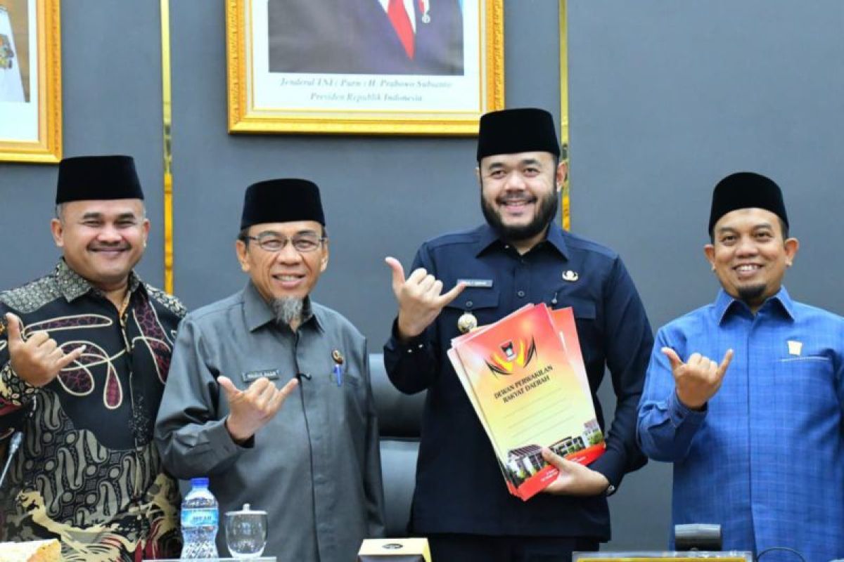 Pemkot Padang dan DPRD Resmi Sahkan Perda Penguatan Lembaga Adat Minangkabau, Beri Landasan Hukum bagi Ninik Mamak