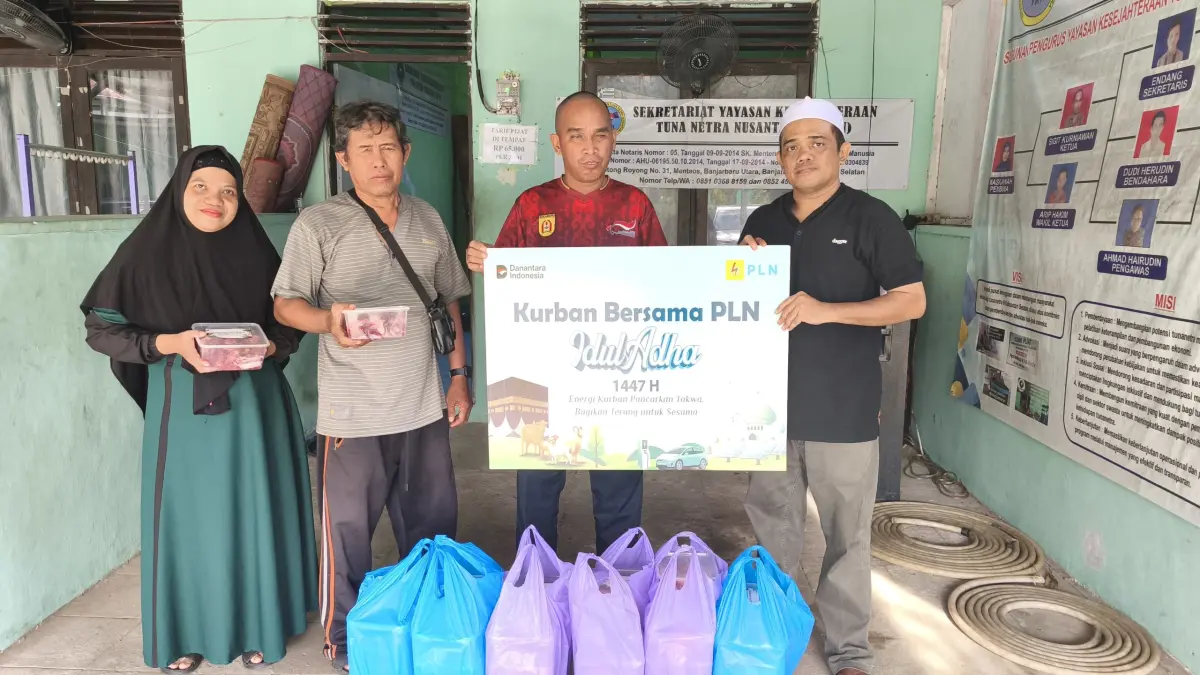 PLN UID Kalselteng Salurkan 32 Ekor Sapi Kurban, Warga Dusun Terpencil di Banjarmasin Terima Daging Segar