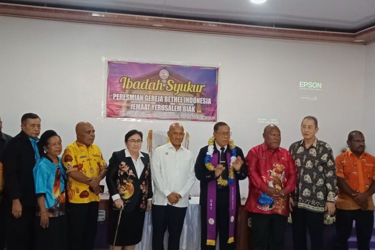 Pemkab Biak Numfor Hibah Rp 161,8 Juta untuk Pembangunan Gereja Jemaat Yerusalem GBI, Bupati Resmikan Gedung Baru