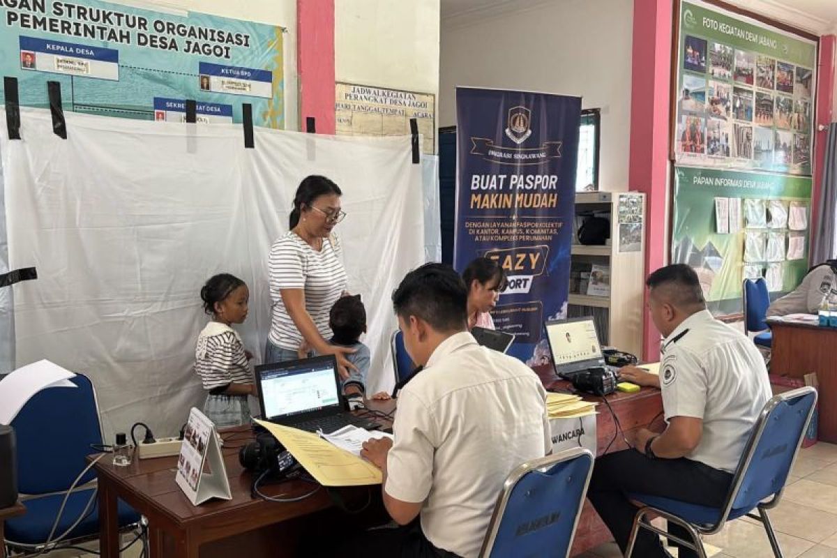 Imigrasi Singkawang Jemput Bola Layani 39 Pemohon Paspor di Perbatasan Jagoi Babang, Bengkayang