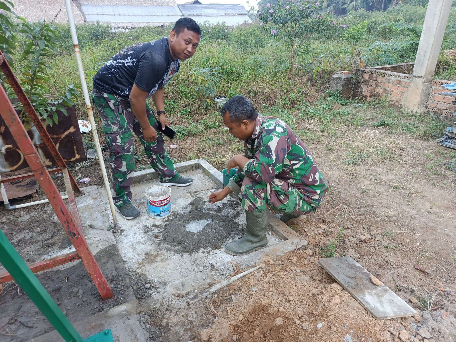 Sumur Bor TMMD ke-129 di Palembang Masuki Tahap Pengecekan Debit Air, Pondasi Tower Tandon Dirapikan