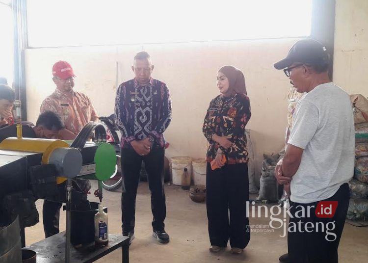 Bupati Kendal Siapkan Perbup untuk Jualan Petasol Hasil Olahan Sampah Plastik di Margorejo, Harga Setara Dexlite