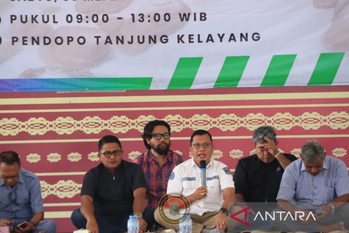Pemkab Belitung Pindahkan dan Tata Ulang Warung Makan di Pinggir Pantai Tanjung Kelayang, Area Publik Bakal Lebih Luas