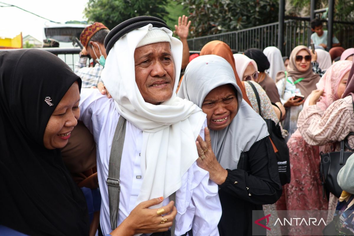 PPIH Debarkasi Makassar Minta Jamaah Haji Waspadai Tujuh Gejala Penyakit Setelah Tiba di Sulsel, Termasuk Kaku Kuduk