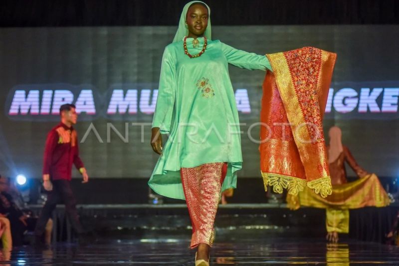 75 Desainer Tampil di Padang Fashion Summit 2026, Songket Minangkabau Diusung ke Panggung Mode Global