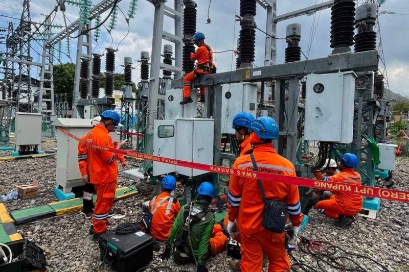 PLN Rampungkan Asesmen Kelistrikan di 10 Gardu Induk Flores Pascagempa M 7,7, Temukan Rembesan Minyak Trafo