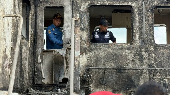 KM Prince Soya Terbakar di Pelabuhan Samarinda, Pelayaran ke Parepare Batal dan Polisi Olah TKP