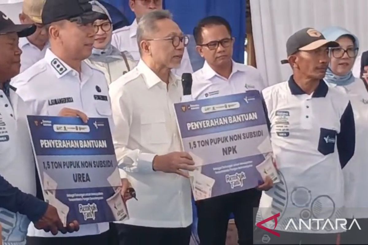Menko Pangan Zulkifli Hasan Jamin Distribusi Pupuk di Konawe Selatan, Harga Gabah Dipatok Rp6.500 per Kilogram