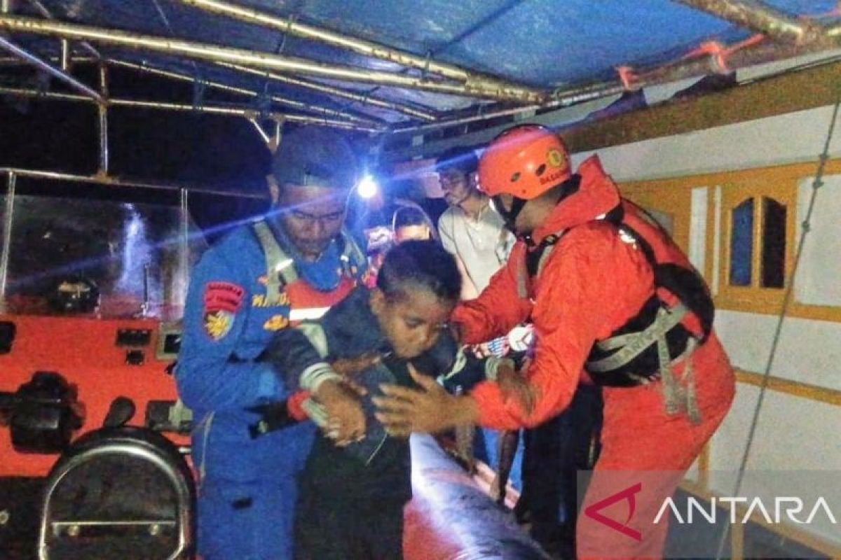 Kapal Kayu Mati Mesin di Perairan Kepulauan Aru, 27 dari 41 Penumpang Dievakuasi Tim SAR