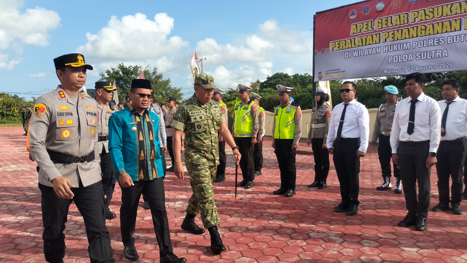 Wabup Buton Utara Cek Kesiapan Pasukan dan 7 Unit Mobil Damkar Antisipasi Karhutla di Musim Kemarau