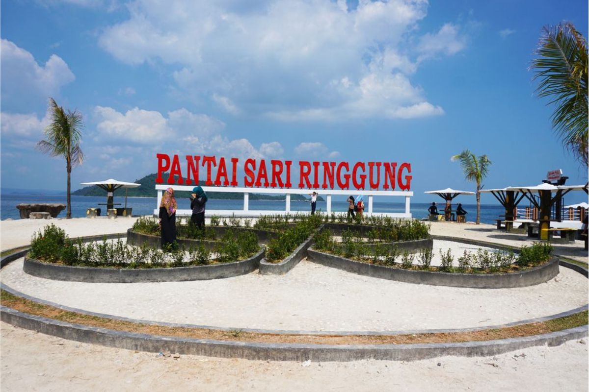 Menginap Dekat Pantai Sari Ringgung, Pertimbangkan Jarak dan Akses