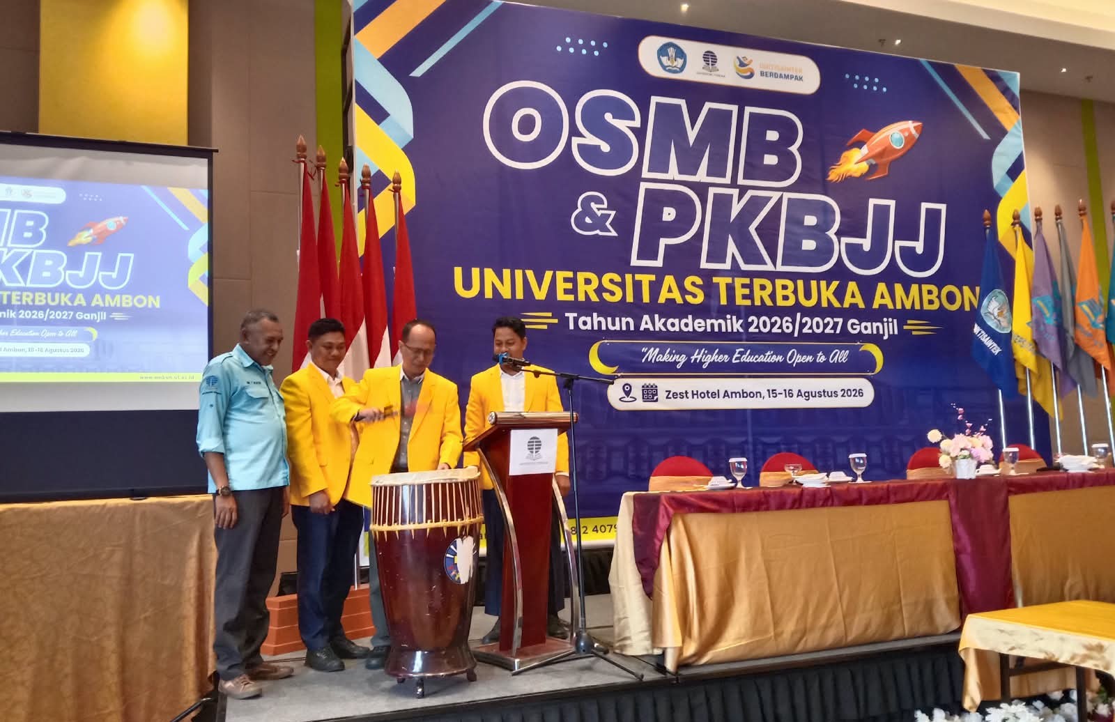UT Ambon Buka Orientasi 1.006 Mahasiswa Baru, 250 Ikuti Kegiatan Luring di Zest Hotel